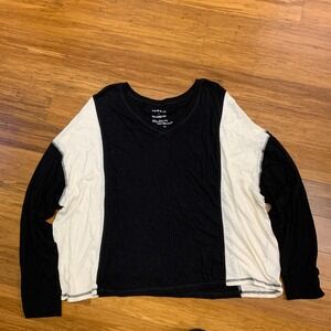 Torrid Relaxed Fit Color‎ Block Long Sleeve Womens 1X V-Neck Top Casual Cotton